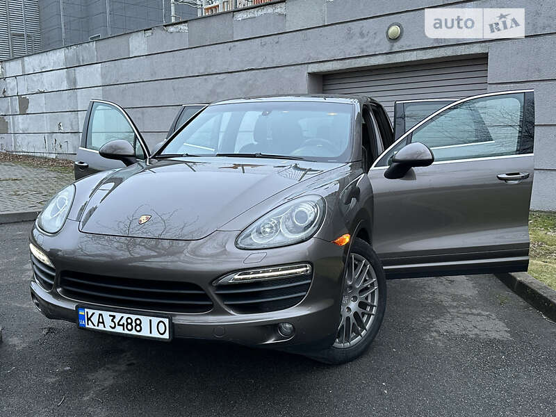 Внедорожник / Кроссовер Porsche Cayenne 2010 в Киеве