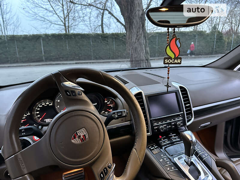 Внедорожник / Кроссовер Porsche Cayenne 2010 в Киеве