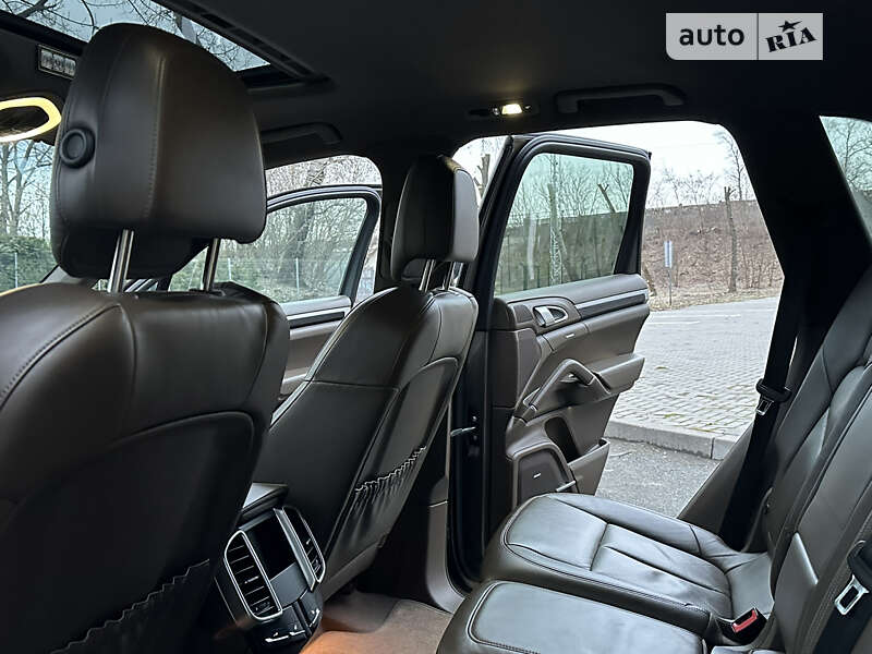 Внедорожник / Кроссовер Porsche Cayenne 2010 в Киеве