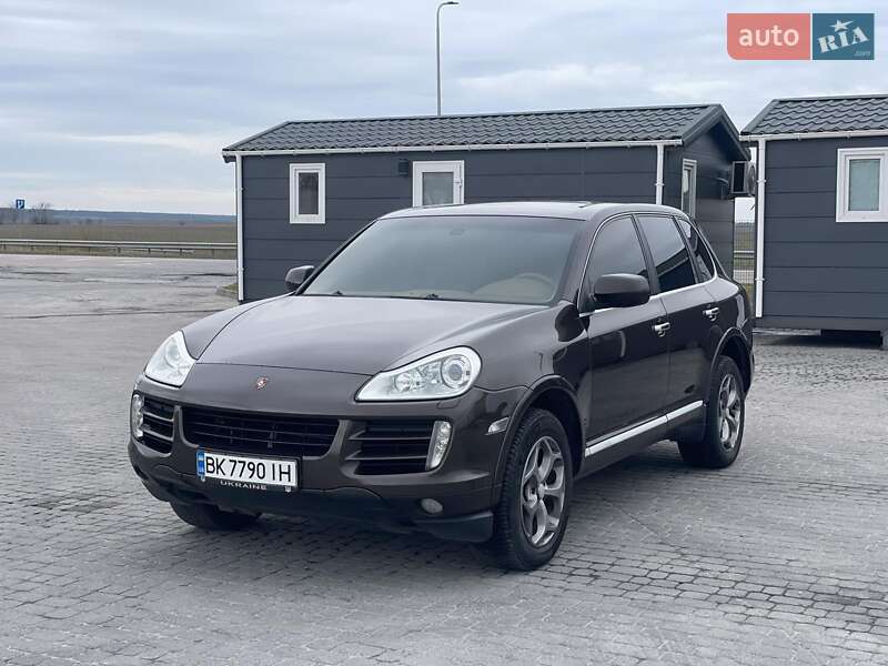 Внедорожник / Кроссовер Porsche Cayenne 2009 в 