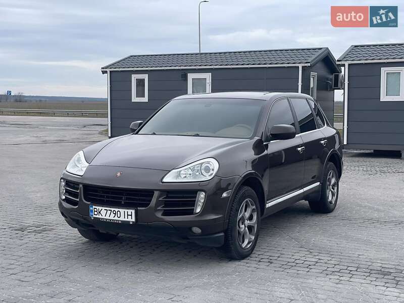 Внедорожник / Кроссовер Porsche Cayenne 2009 в Дубно