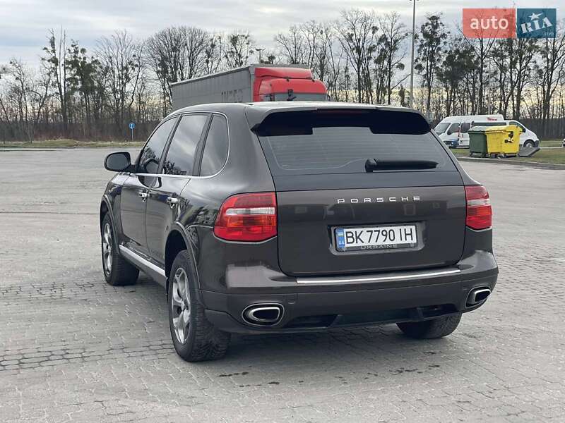 Позашляховик / Кросовер Porsche Cayenne 2009 в Дубні