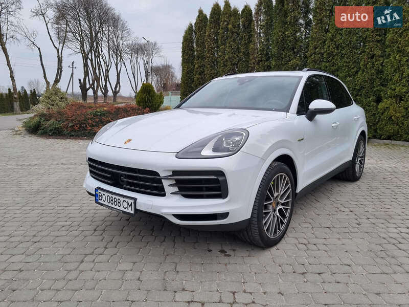 Внедорожник / Кроссовер Porsche Cayenne 2022 в 