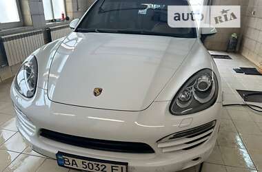 Позашляховик / Кросовер Porsche Cayenne 2013 в Києві