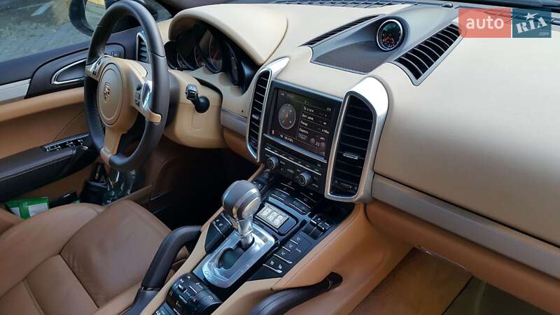 Позашляховик / Кросовер Porsche Cayenne 2010 в Черкасах