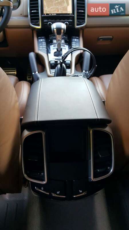 Позашляховик / Кросовер Porsche Cayenne 2010 в Черкасах