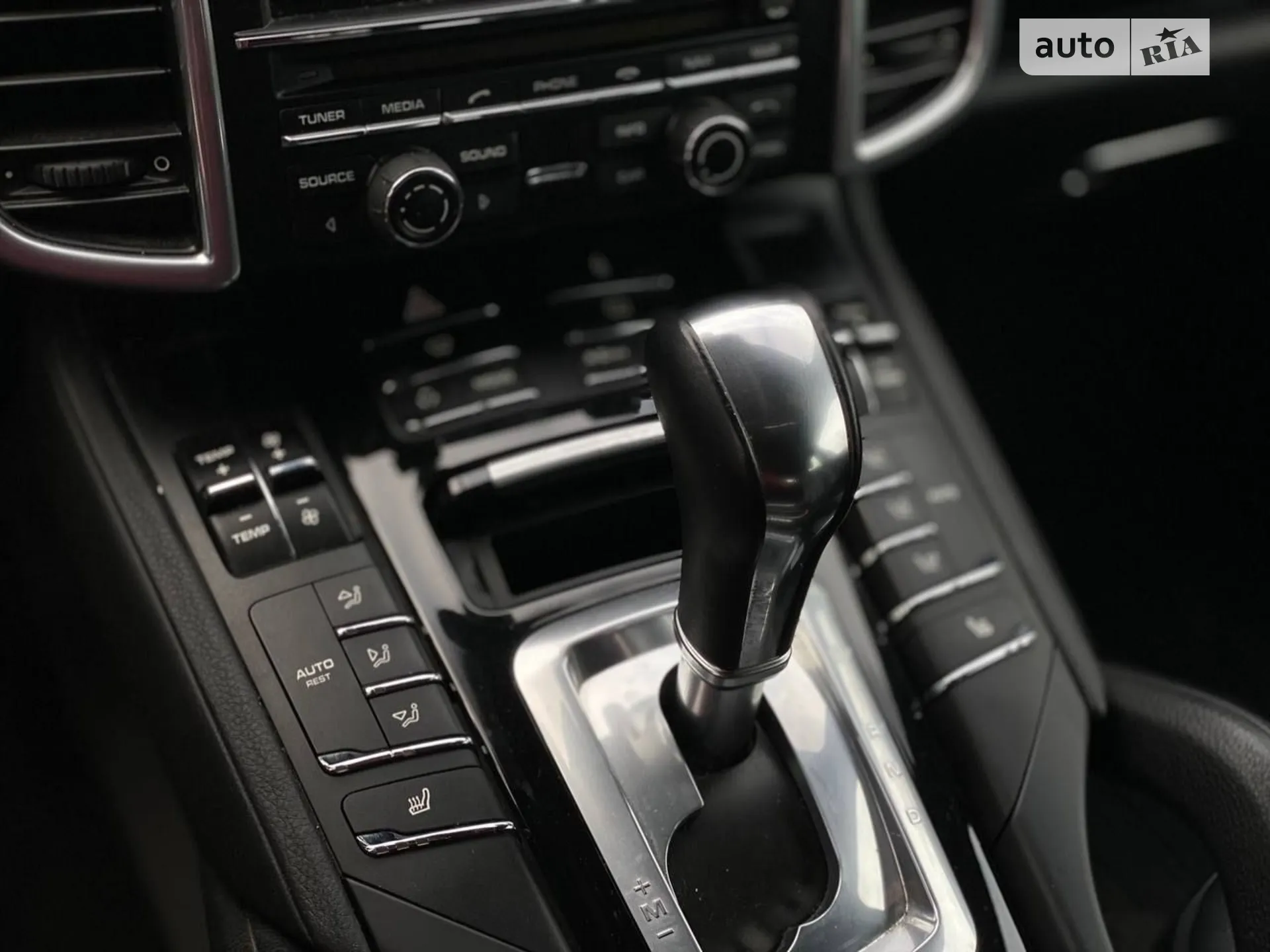 2012 Porsche Cayenne - мініатюра 39