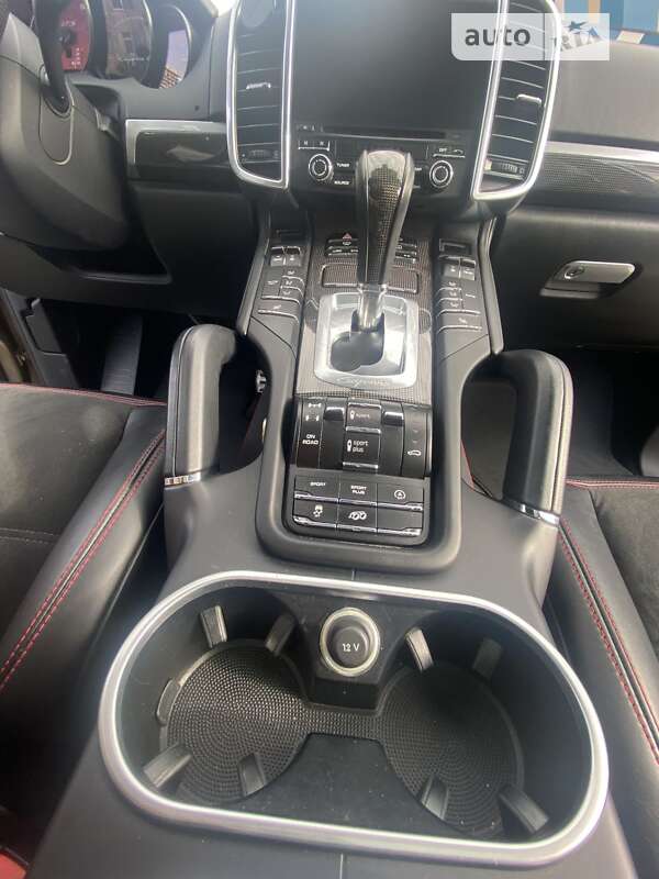 Позашляховик / Кросовер Porsche Cayenne 2016 в Києві