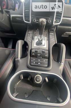 Внедорожник / Кроссовер Porsche Cayenne 2016 в 