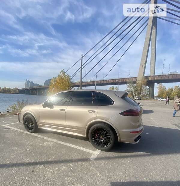 Позашляховик / Кросовер Porsche Cayenne 2016 в Києві