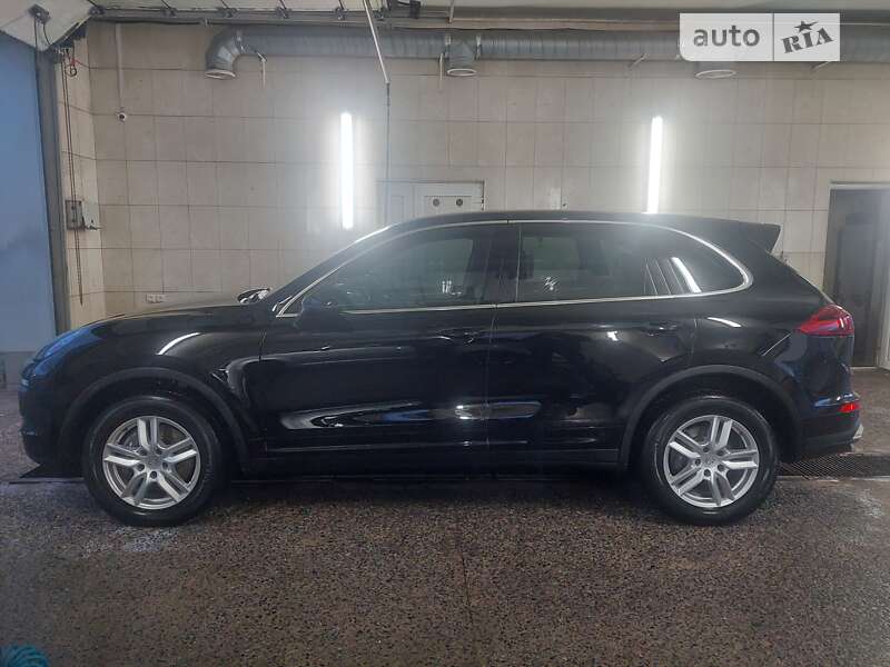 Внедорожник / Кроссовер Porsche Cayenne 2015 в Тернополе