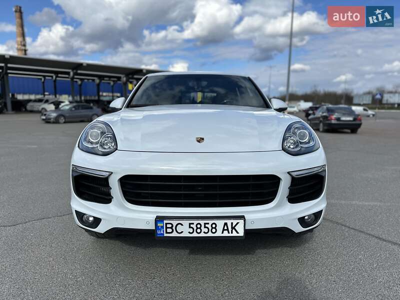 Внедорожник / Кроссовер Porsche Cayenne 2016 в Львове