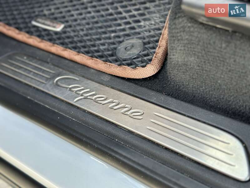Внедорожник / Кроссовер Porsche Cayenne 2016 в Львове фото 24 Внедорожник / Кроссовер Porsche Cayenne 2016 в Львове