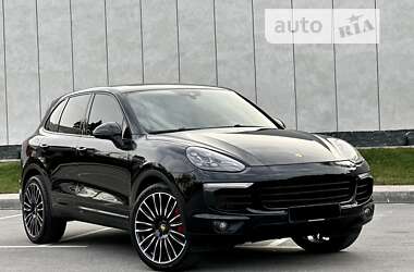 Внедорожник / Кроссовер Porsche Cayenne 2015 в Киеве