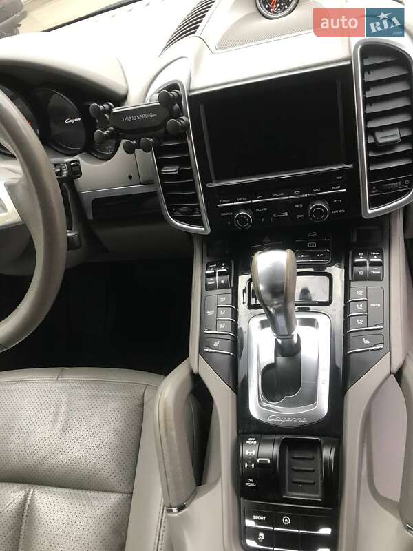 Внедорожник / Кроссовер Porsche Cayenne 2013 в Киеве