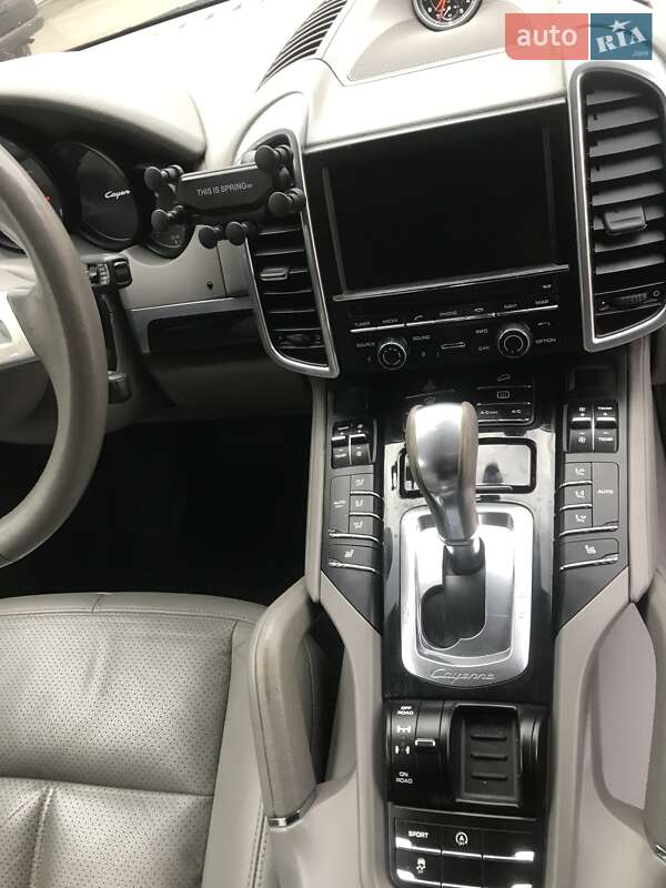 Внедорожник / Кроссовер Porsche Cayenne 2013 в Киеве