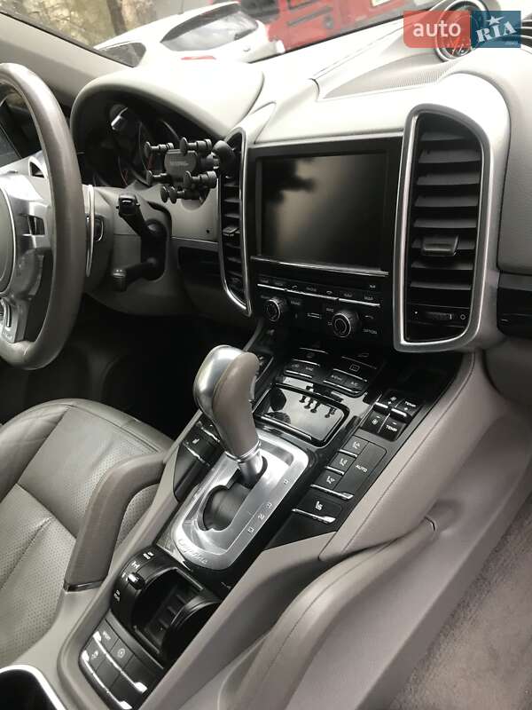 Внедорожник / Кроссовер Porsche Cayenne 2013 в Киеве