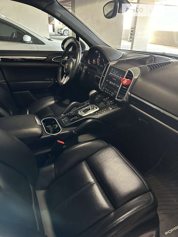 Позашляховик / Кросовер Porsche Cayenne 2016 в Одесі