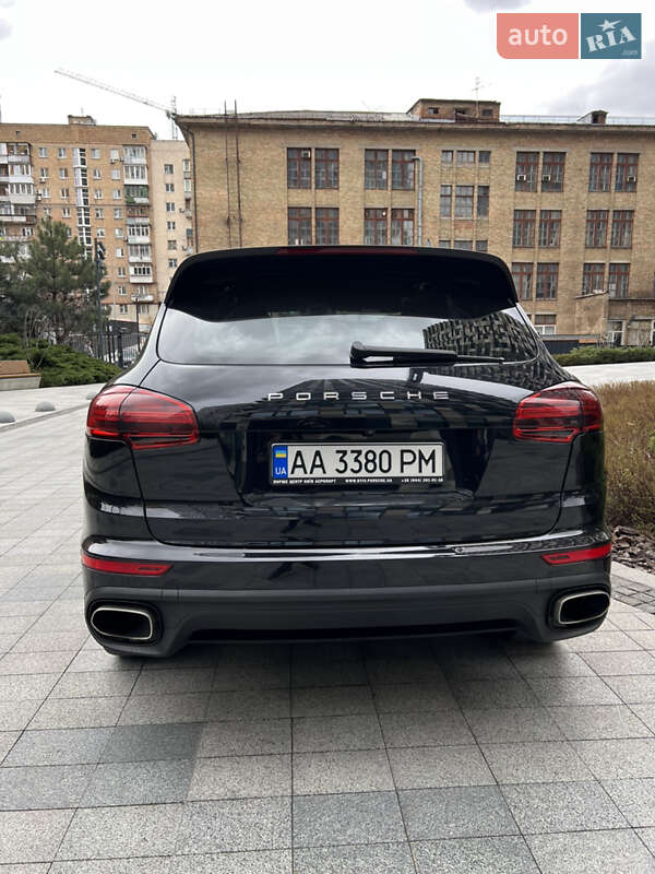 Позашляховик / Кросовер Porsche Cayenne 2017 в Києві