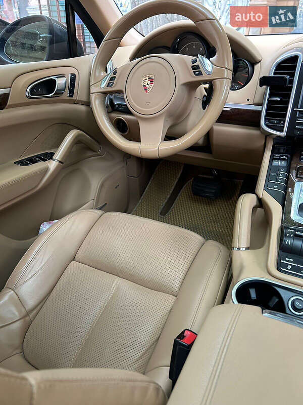 Позашляховик / Кросовер Porsche Cayenne 2012 в Дніпрі