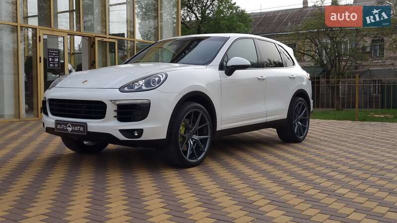 Внедорожник / Кроссовер Porsche Cayenne 2015 в Николаеве