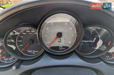 Позашляховик / Кросовер Porsche Cayenne 2014 в 