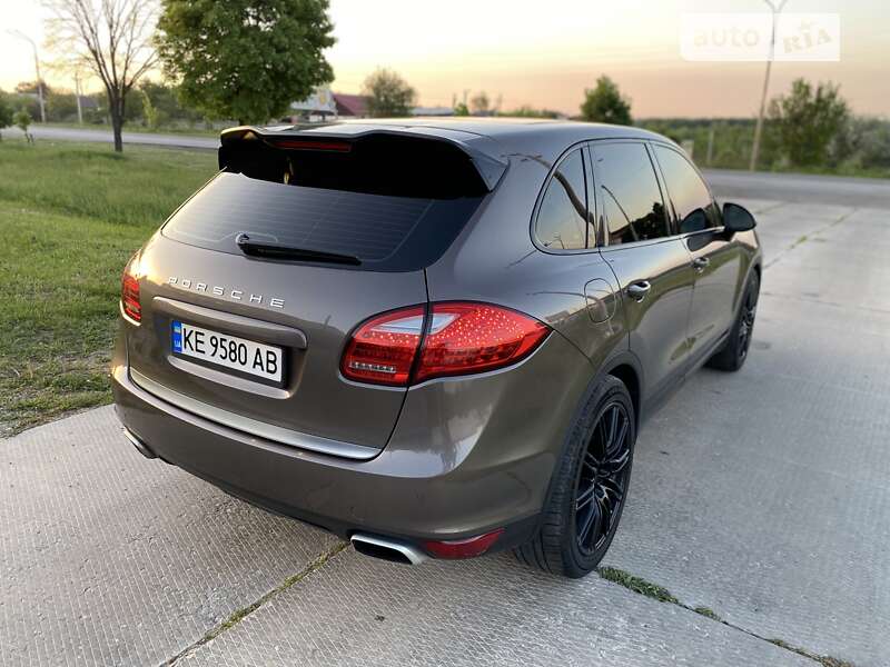 Позашляховик / Кросовер Porsche Cayenne 2012 в Павлограді