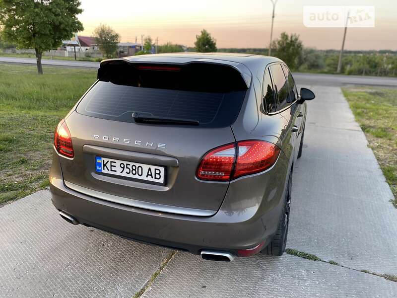 Позашляховик / Кросовер Porsche Cayenne 2012 в Павлограді