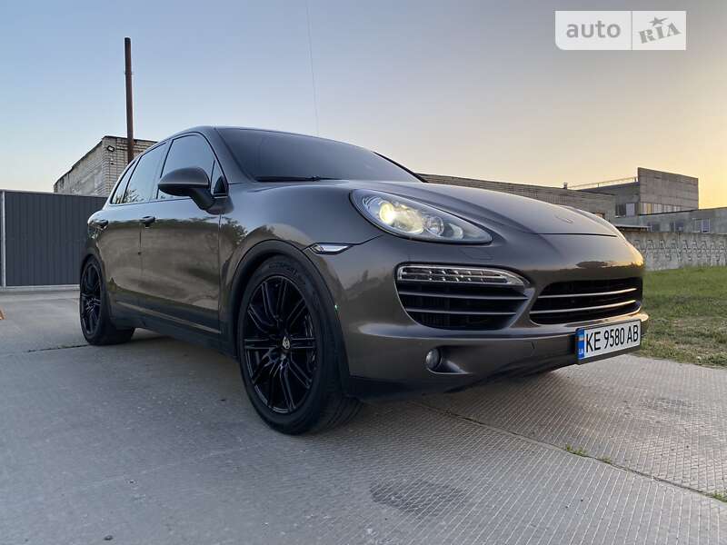 Позашляховик / Кросовер Porsche Cayenne 2012 в Павлограді