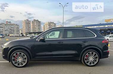 Позашляховик / Кросовер Porsche Cayenne 2016 в Києві