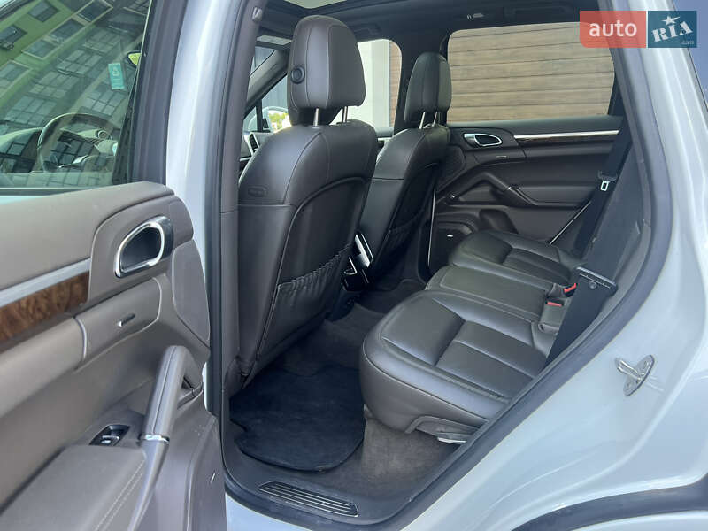 Позашляховик / Кросовер Porsche Cayenne 2016 в Вінниці