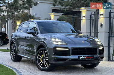 Внедорожник / Кроссовер Porsche Cayenne 2018 в Одессе