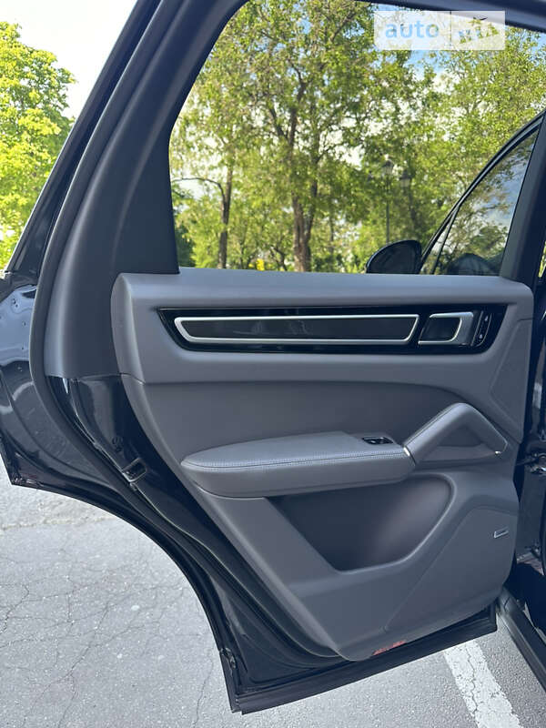 Позашляховик / Кросовер Porsche Cayenne 2020 в Одесі