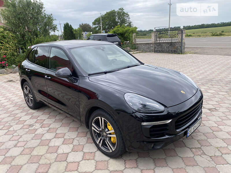 Позашляховик / Кросовер Porsche Cayenne 2016 в Южноукраїнську