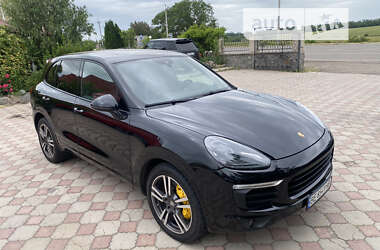 Позашляховик / Кросовер Porsche Cayenne 2016 в Южноукраїнську