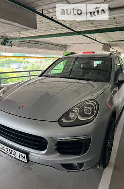 Внедорожник / Кроссовер Porsche Cayenne 2017 в 