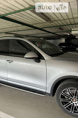 Внедорожник / Кроссовер Porsche Cayenne 2017 в 
