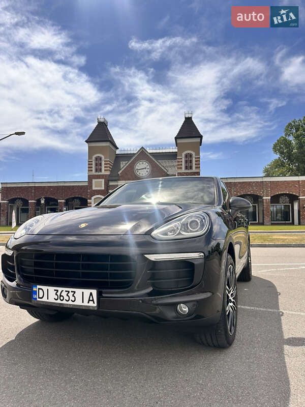 Внедорожник / Кроссовер Porsche Cayenne 2016 в Киеве