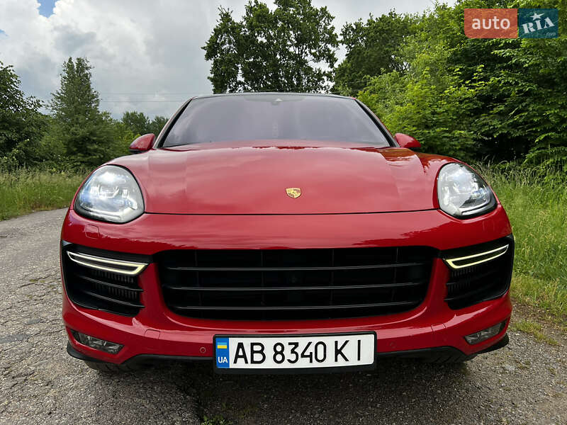 Внедорожник / Кроссовер Porsche Cayenne 2014 в Киеве