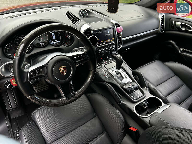 Внедорожник / Кроссовер Porsche Cayenne 2014 в Киеве