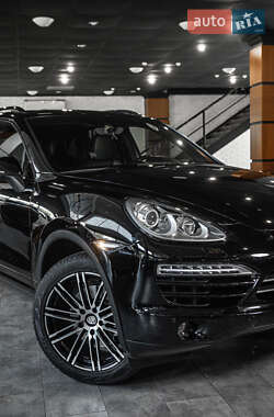 Внедорожник / Кроссовер Porsche Cayenne 2013 в 