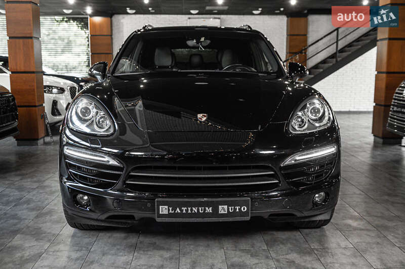Внедорожник / Кроссовер Porsche Cayenne 2013 в 