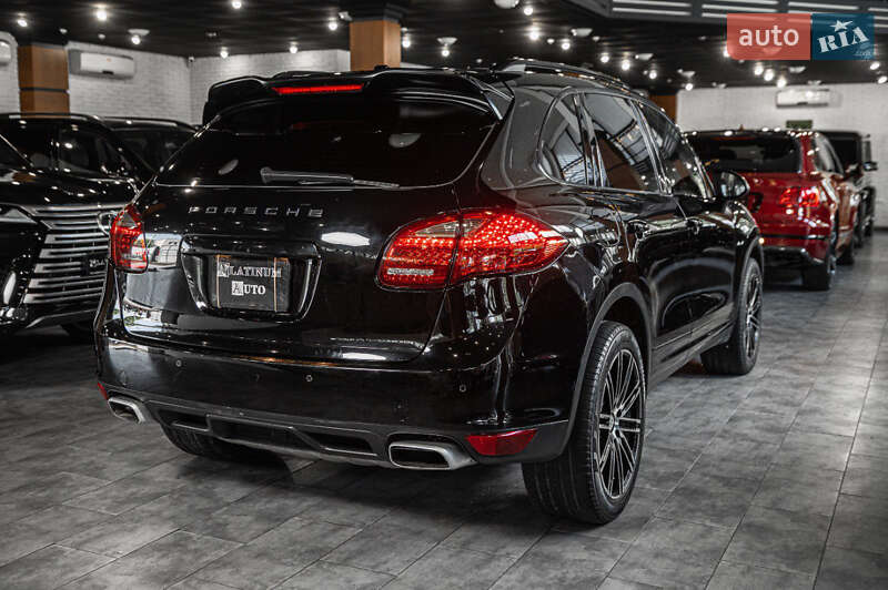 Внедорожник / Кроссовер Porsche Cayenne 2013 в Одессе