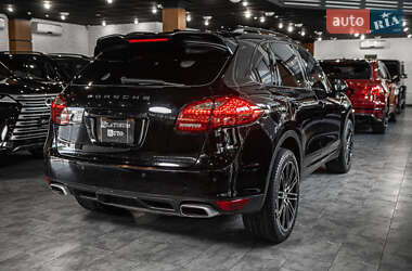 Внедорожник / Кроссовер Porsche Cayenne 2013 в 