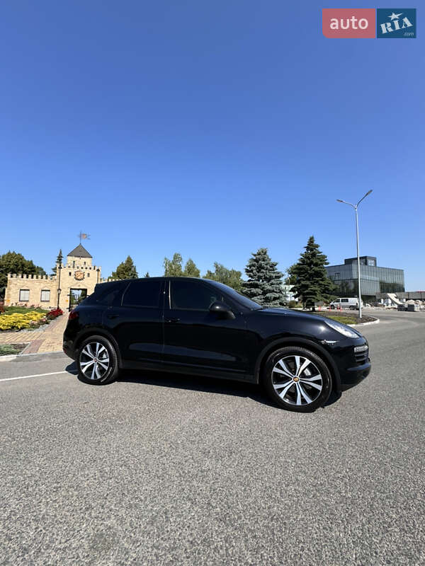 Позашляховик / Кросовер Porsche Cayenne 2012 в Дніпрі