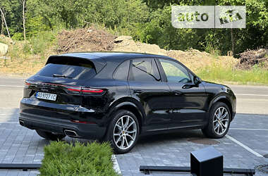 Внедорожник / Кроссовер Porsche Cayenne 2018 в 