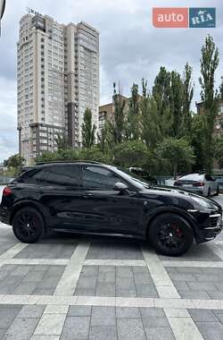 Внедорожник / Кроссовер Porsche Cayenne 2013 в Киеве