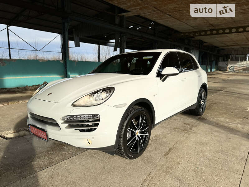 Внедорожник / Кроссовер Porsche Cayenne 2014 в Дубно