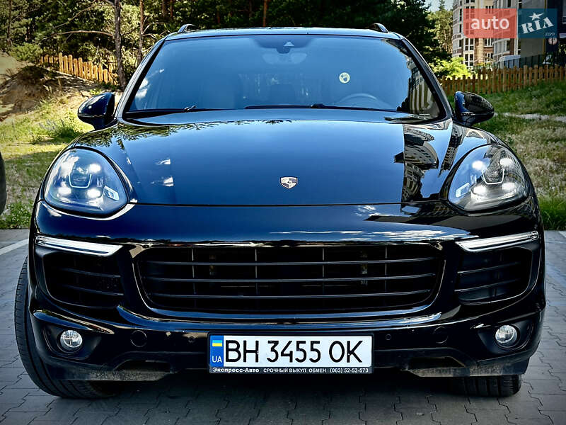 Внедорожник / Кроссовер Porsche Cayenne 2015 в Киеве
