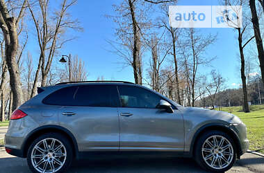 Внедорожник / Кроссовер Porsche Cayenne 2013 в 